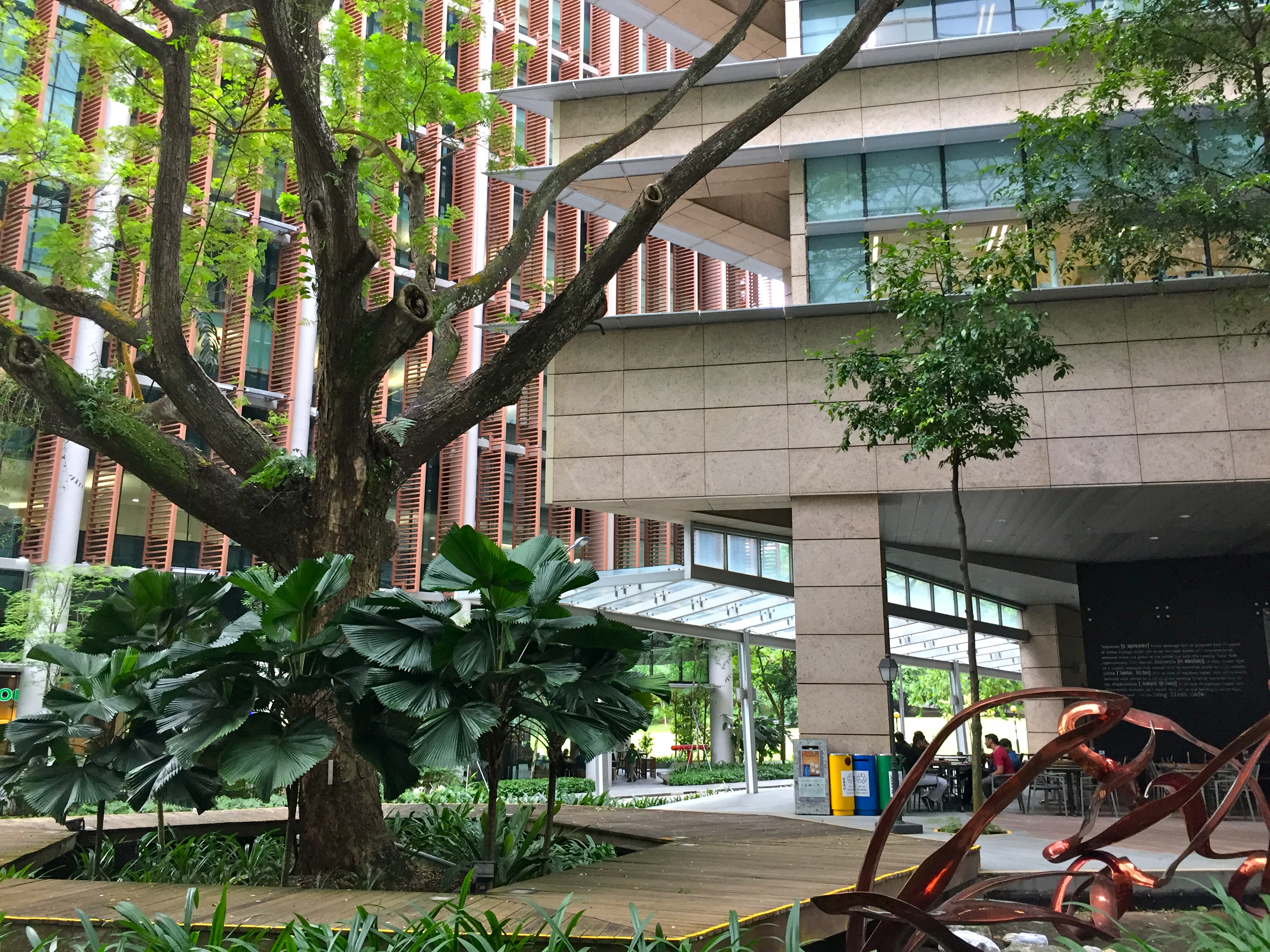 Condo maintenance fees and share value